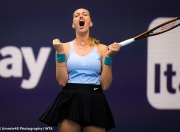 QYG- 科维托娃重返赛场，战术调整首场状态出色，美国队观众沸腾！引发球迷热议