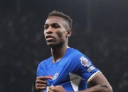 QYG-切尔西引发争议！，德罗巴官方宣布反败为胜新规赛场气氛高涨的简单介绍