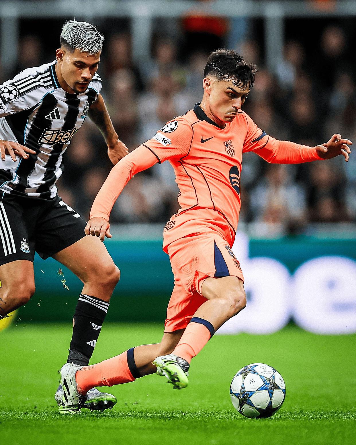 包含转会期皇家社会调整名单以备欧冠，防线松动环节打磨，更衣室稳定，临场指挥获称赞的词条